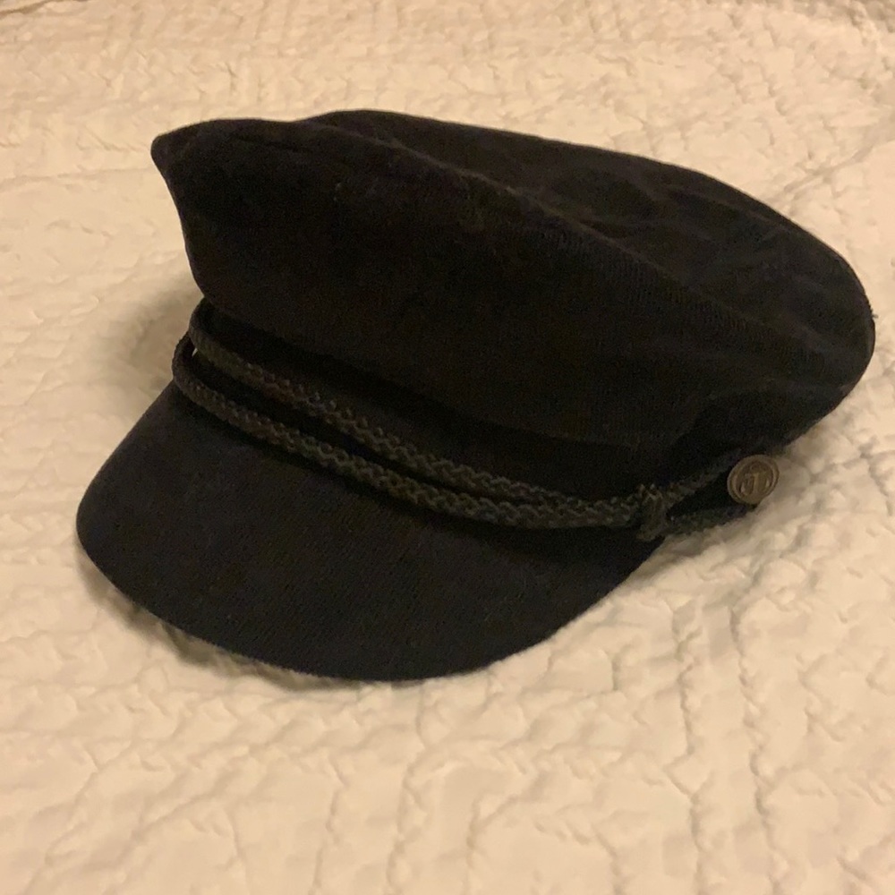Black courderoy conductors cap